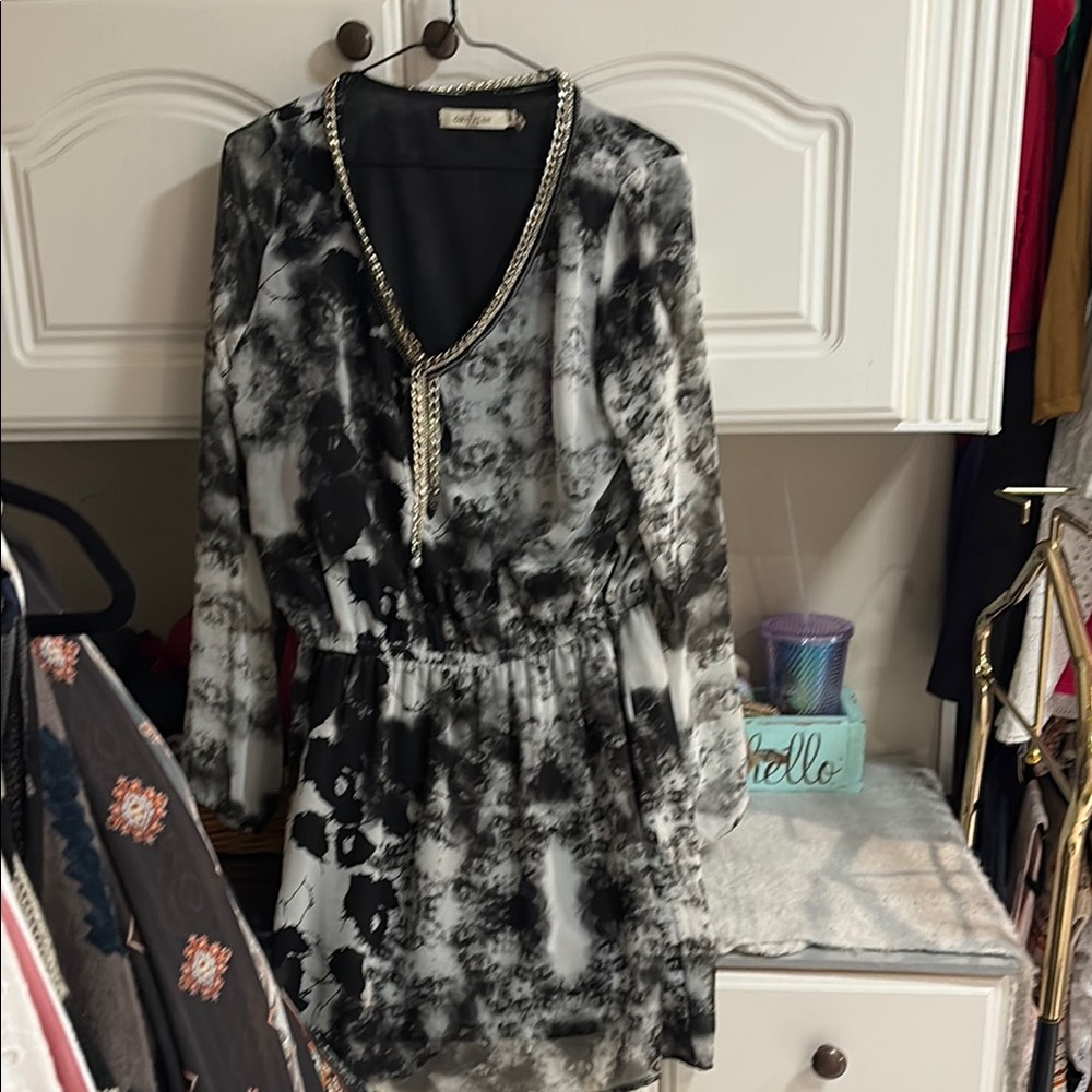 Black and White V-Neck Bishop Sleeve Sundress